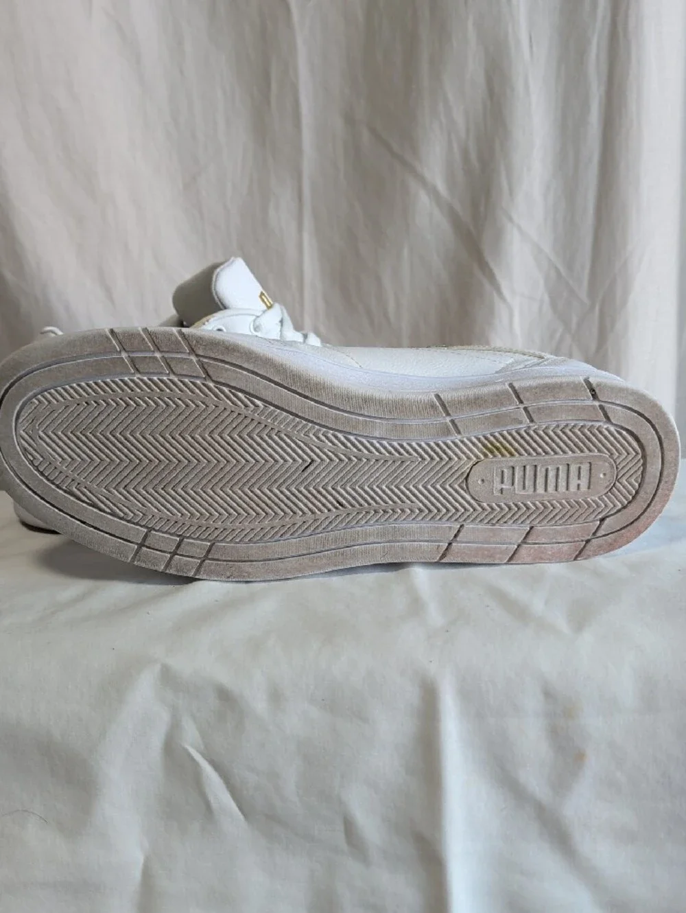 Puma Men’s Court Classic Lux White Sneakers with Gold Accents Sz 12